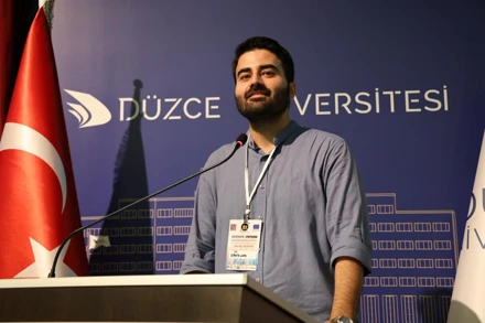 Bölümümüz öğretim elemanı Arş. Gör. Dr. Erkin Sarı "Çevre Dostu Davranış Pratiklerini Nasıl Yaygınlaştırabiliriz: Psikoloji Perspektifinden Bir İnceleme" başlıklı bir konuşma yapmıştır..